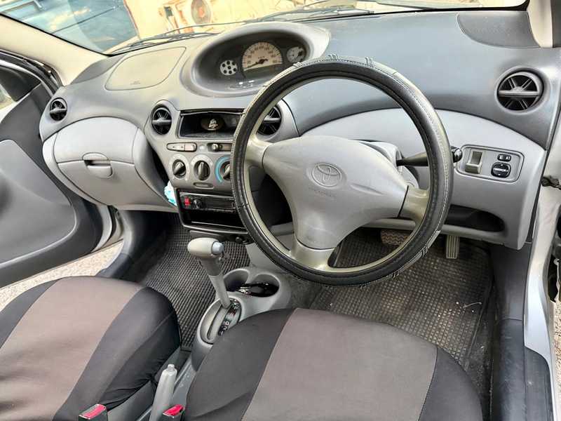 2000 Toyota Vitz 1,0L 2000 Cyprus