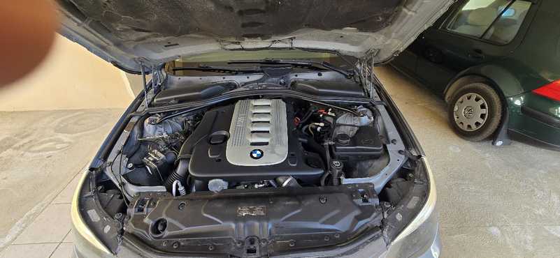 BMW 5-Series 2,5L 2004