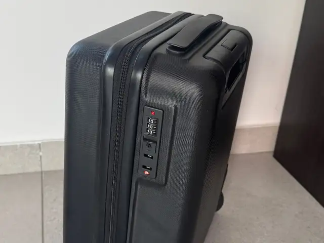 Carry-on suitcase black, Επαρχία Πάφου — Αγία Μαρινούδα
