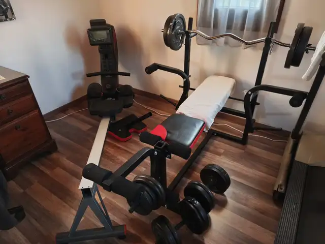 Rowing machine new , bench press with weights, Επαρχία Λευκωσίας — Αγία Μαρίνα Ξυλιάτου
