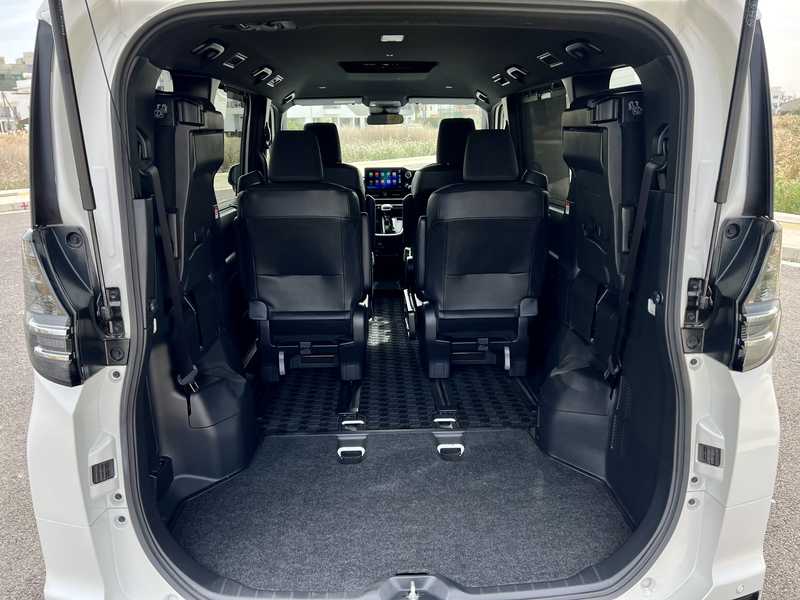 2023 Toyota Voxy 2,0L 2023 Cyprus