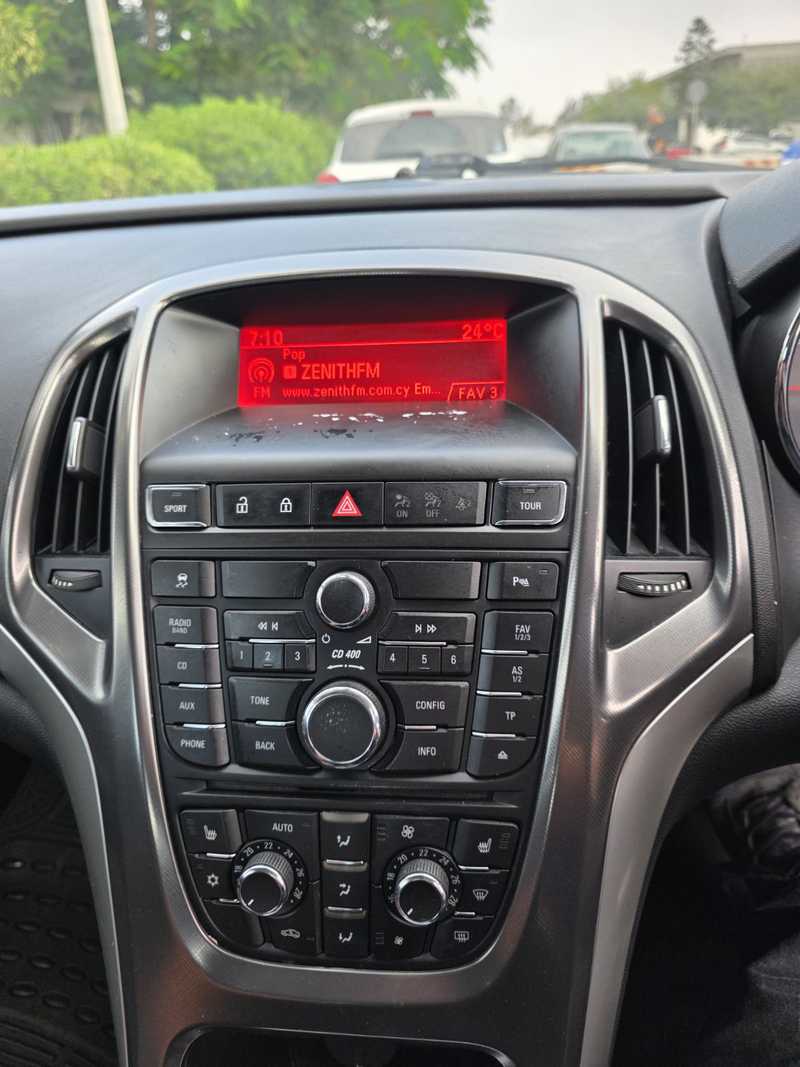 2011 Opel, Vauxhall Astra 1,9L 2011 Cyprus