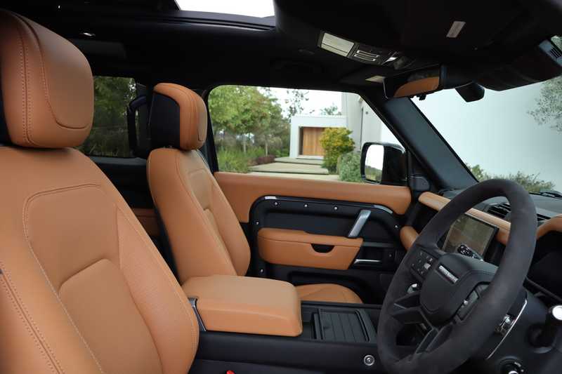 2024 Land Rover Defender 5,0L 2024 Cyprus