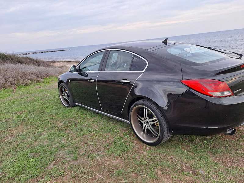 2009 Opel, Vauxhall Insignia 2,0L 2009 Cyprus