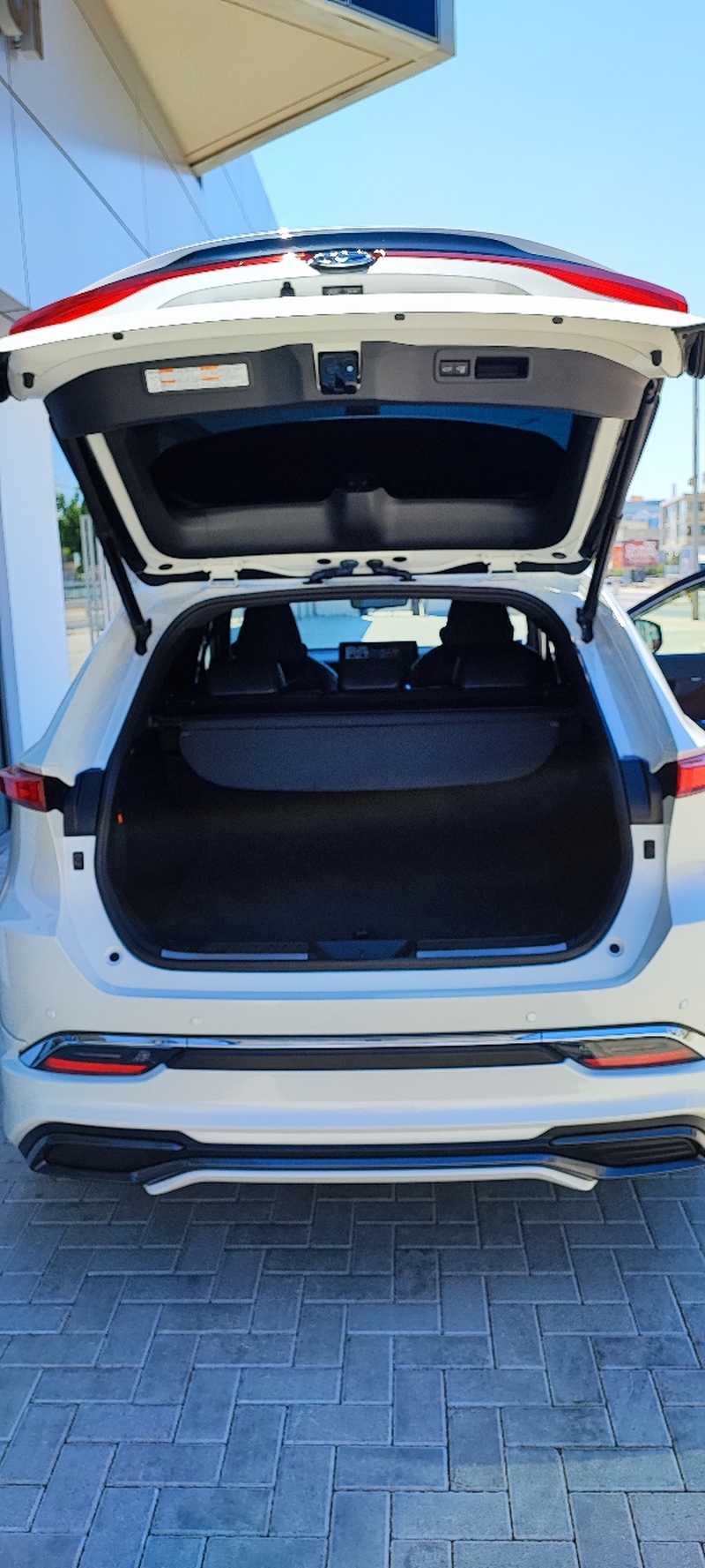 2022 Toyota Harrier 2,5L 2022 Cyprus