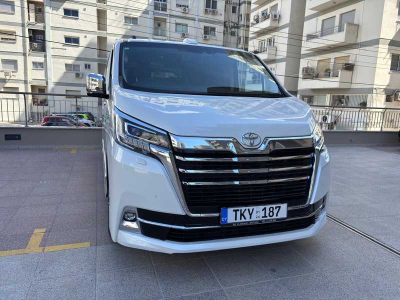 Toyota Granace 2,8L 2024