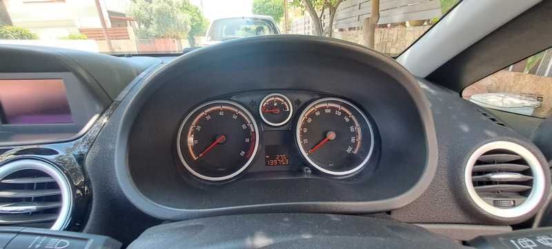 2011 Opel, Vauxhall Corsa 5,9L 2011 Cyprus