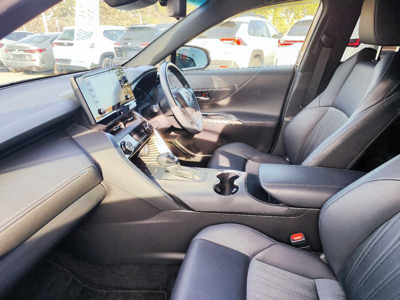 2022 Toyota Harrier 2,5L 2022 Cyprus