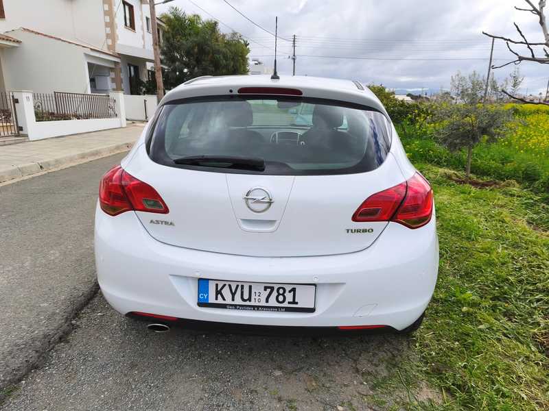 2011 Opel, Vauxhall Astra 1,4L 2011 Cyprus