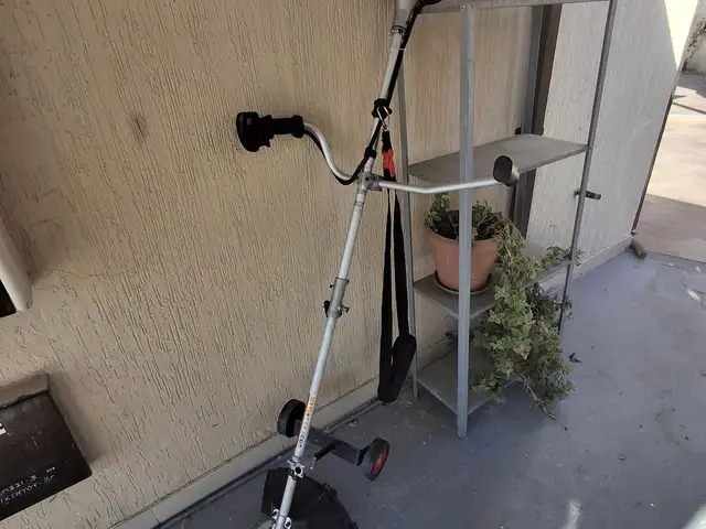 Xορτοκοπτικό βενζίνης - petrol garden trimmer, Επαρχία Λεμεσού — Κολόσσι- Άγιος Λουκάς
