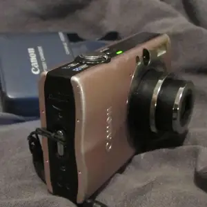Canon ixus 80 is digital still and movie camera vintage, Nicosia — Aglantzia