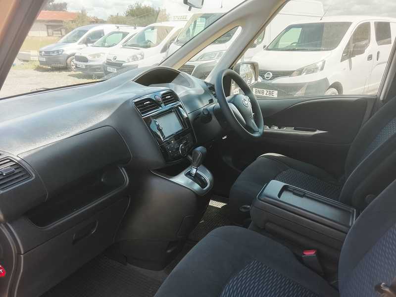 2016 Nissan Serena 2,0L 2016 Cyprus