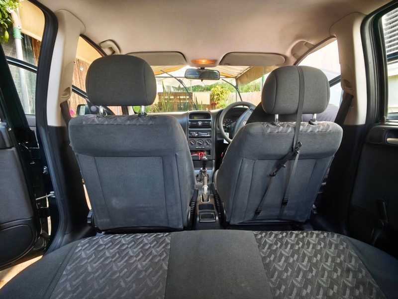 2001 Opel, Vauxhall Astra 1,6L 2001 Cyprus