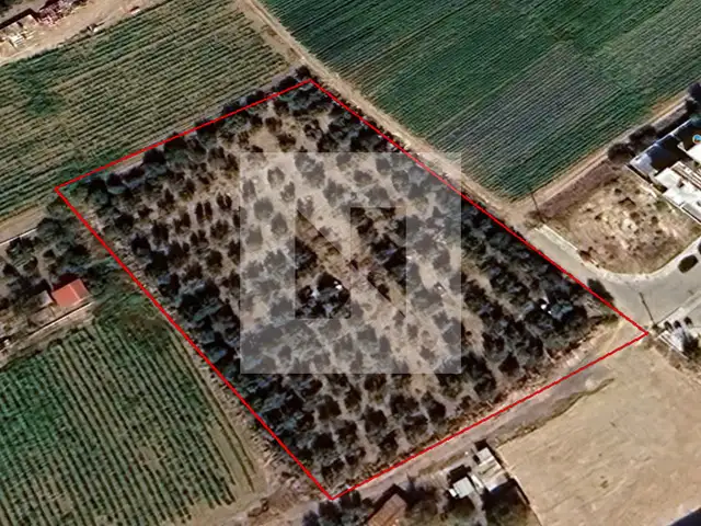 Residential Plot 685 m², Larnaca — Perivolia Larnakas